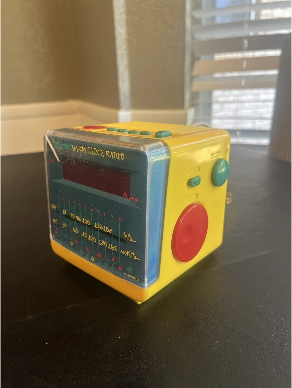 Crayola Spartus Model 1217 AM/FM Clock Radio - Super Cool - Working rare!